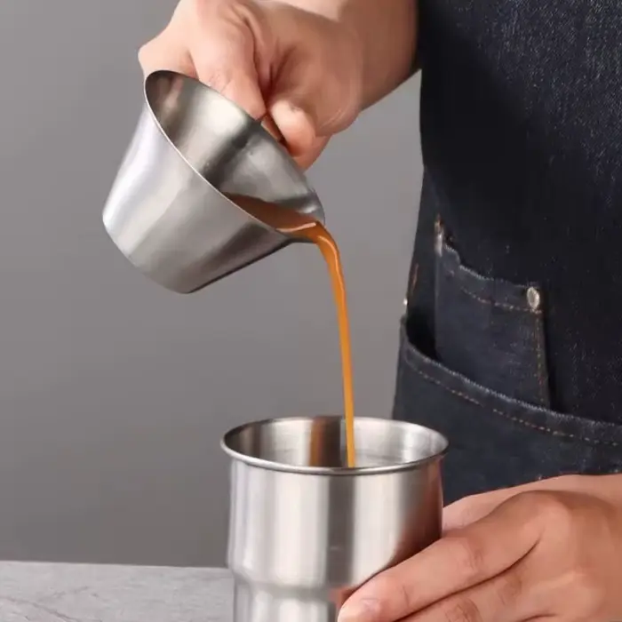 Tasse à expresso italienne avec échelle