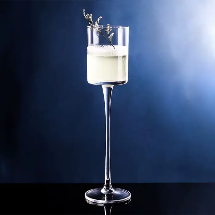 4 verres à champagne, verres à cocktail