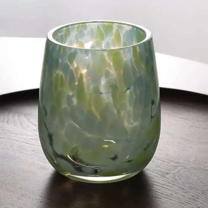 Verre vert à pointe colorée