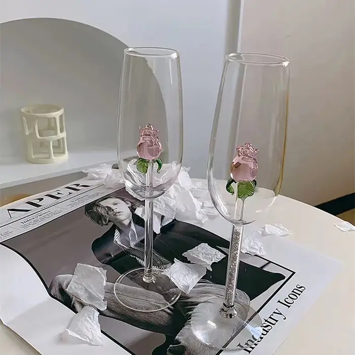 Verres à vin rose 3D créatifs