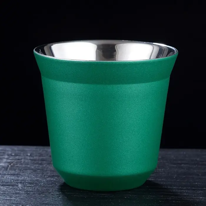 Gobelet isotherme en acier inoxydable à double paroi