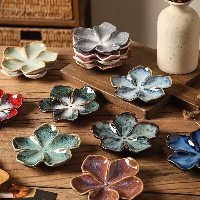 Plat artisanal en céramique Vintage