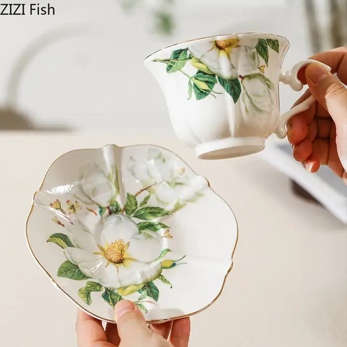 Tasses peintes camélia élégantes