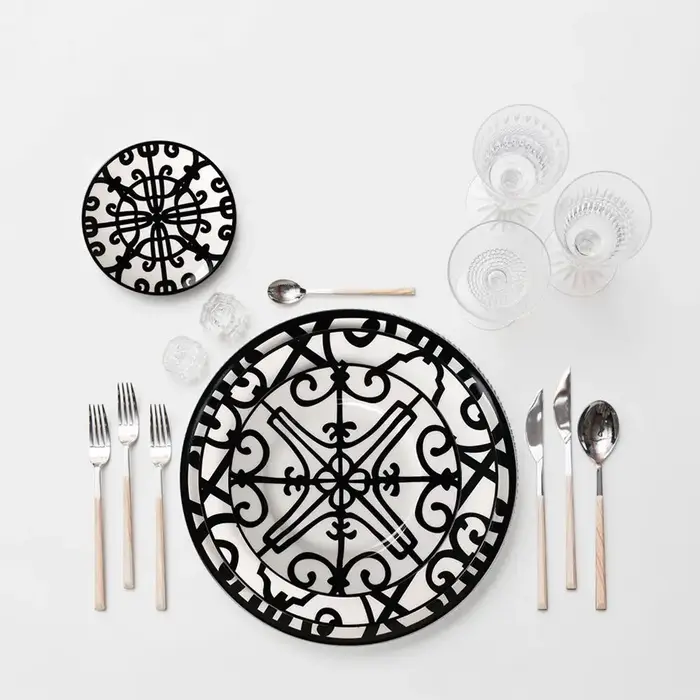 Ensemble de bols et plats ménagers