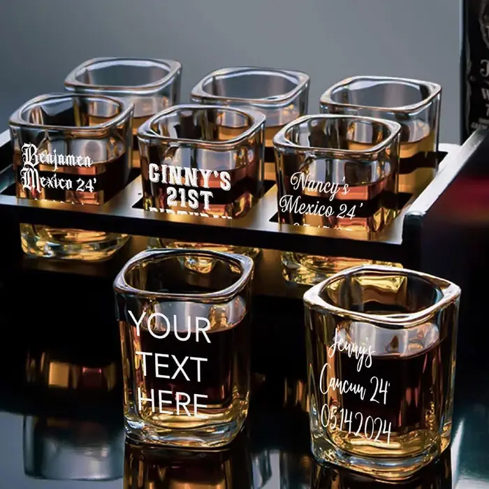 Verre à liqueur gravé personnalisé avec logo