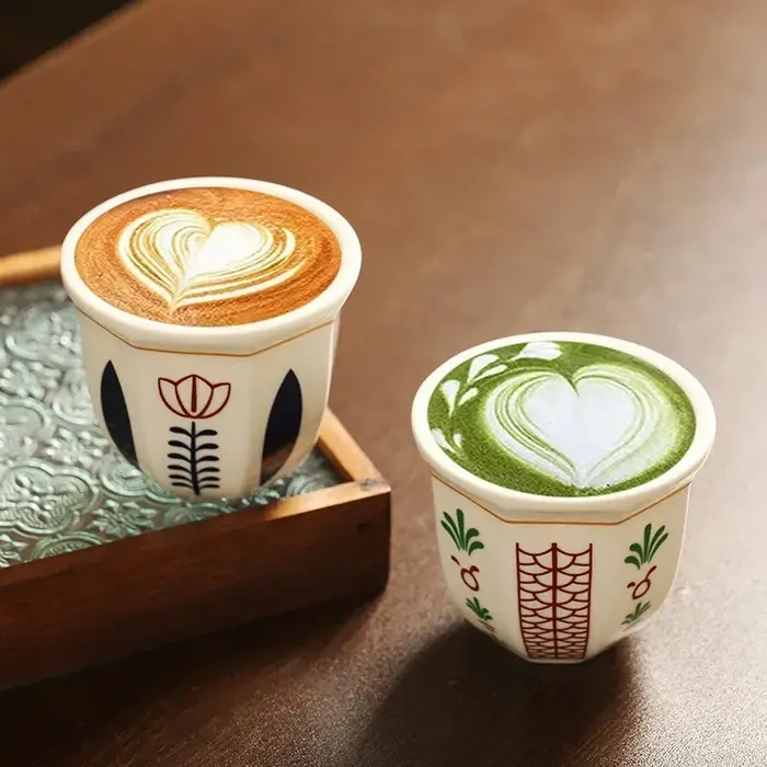 Tasse à expresso en céramique coordonnante