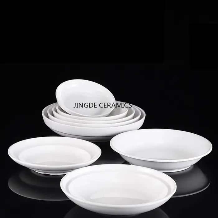 Assiette blanche en mélamine