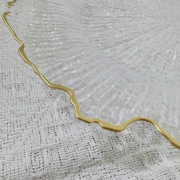 100 pièces de sous-assiettes transparentes décoratives de 33 cm pour la table