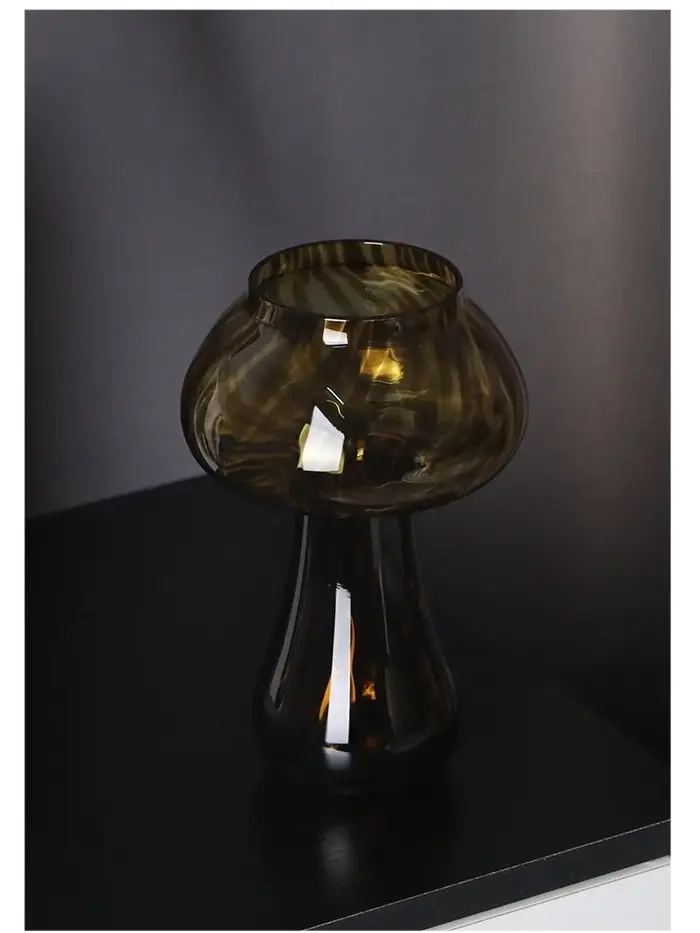 Gobelet en verre en forme de champignon léopard ambré mignon