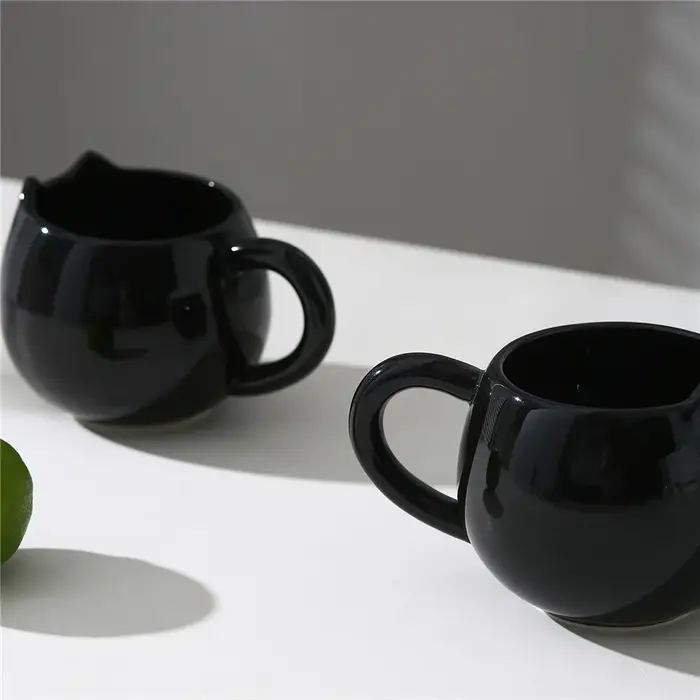 Tasse à café chaton noir