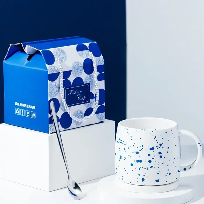 Tasse à café en céramique bleue Klein de 500ml