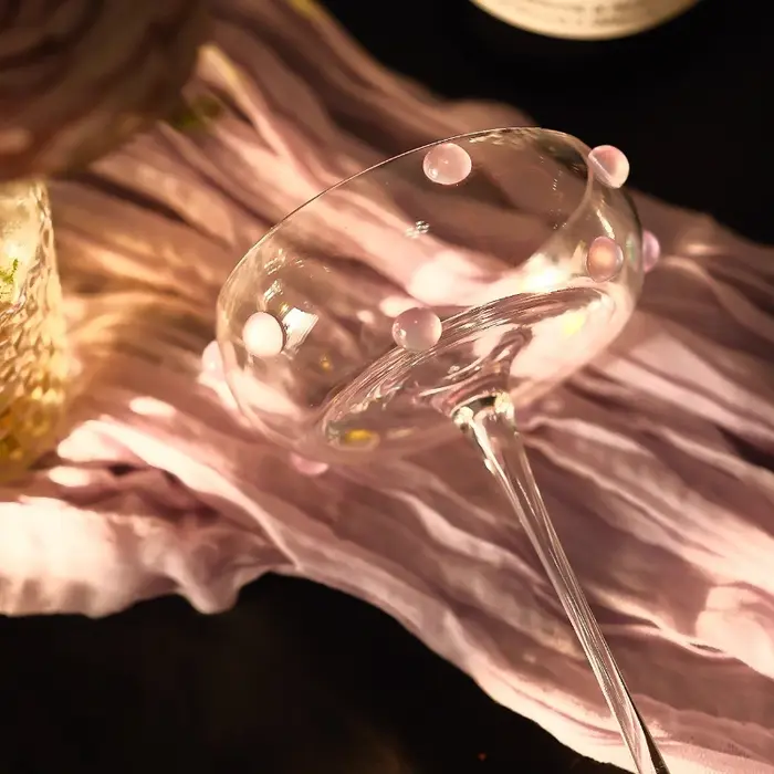 Verre à Champagne orné de perles fait à la main