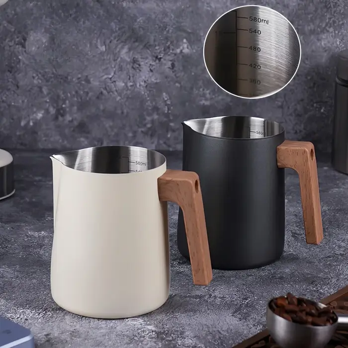 Pichet à mousse de lait et de café