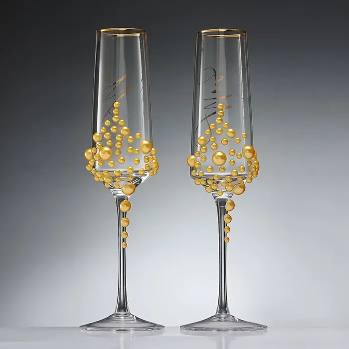 Verres à Champagne élégants en cristal perlé