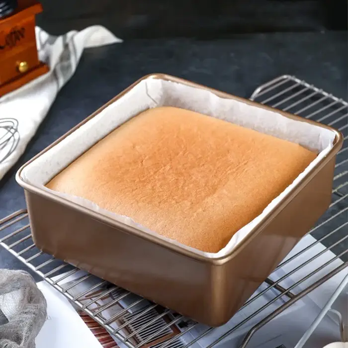 Moule à gâteau carré moelleux pour la famille