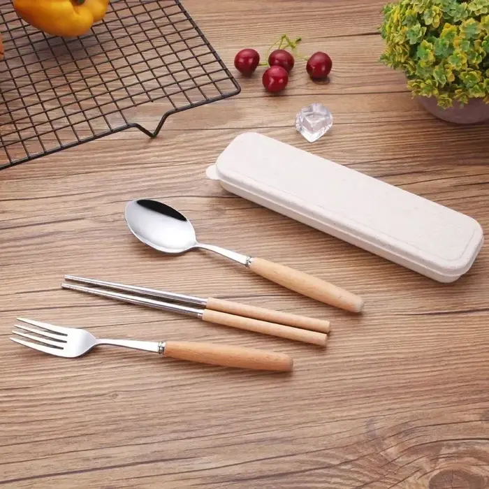 Ensemble de vaisselle en acier inoxydable avec manche en bois