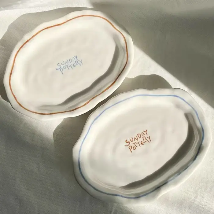 Assiette de pâtes en céramique de couleur unie simple
