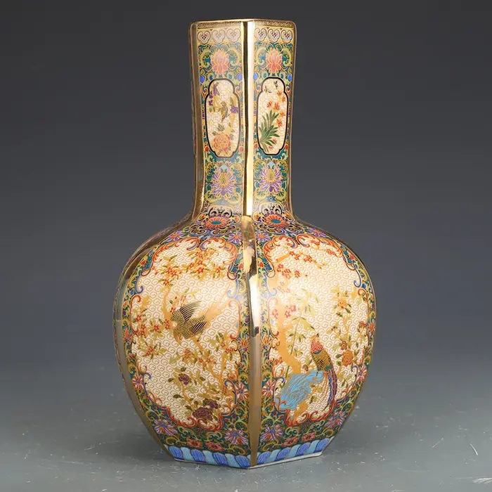 Vase chinois antique en porcelaine