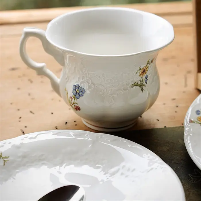 Tasse à expresso et ensemble S/05 en céramique, fleur rétro, entrée française, tasse à thé de l'après-midi de luxe, assiette à dessert, cadeau élégant pour les filles