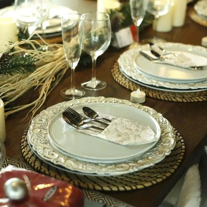 Assiettes de présentation anciennes