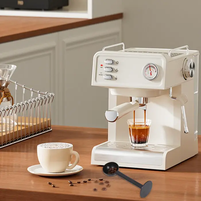 Cuillère doseuse et tasseur à café expresso – Outils essentiels pour mesurer et presser