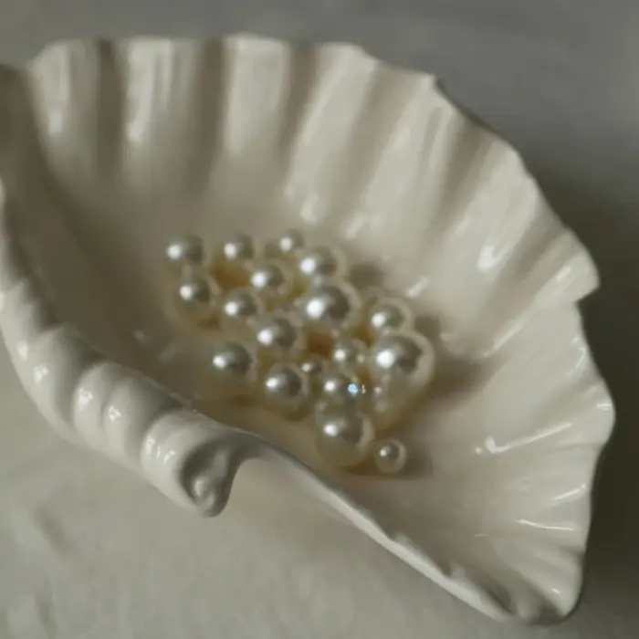 Assiette en céramique rétro crème