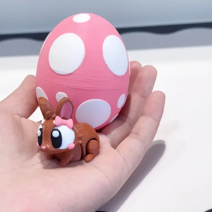 Modèle d'œuf de lapin et de lapin coloré
