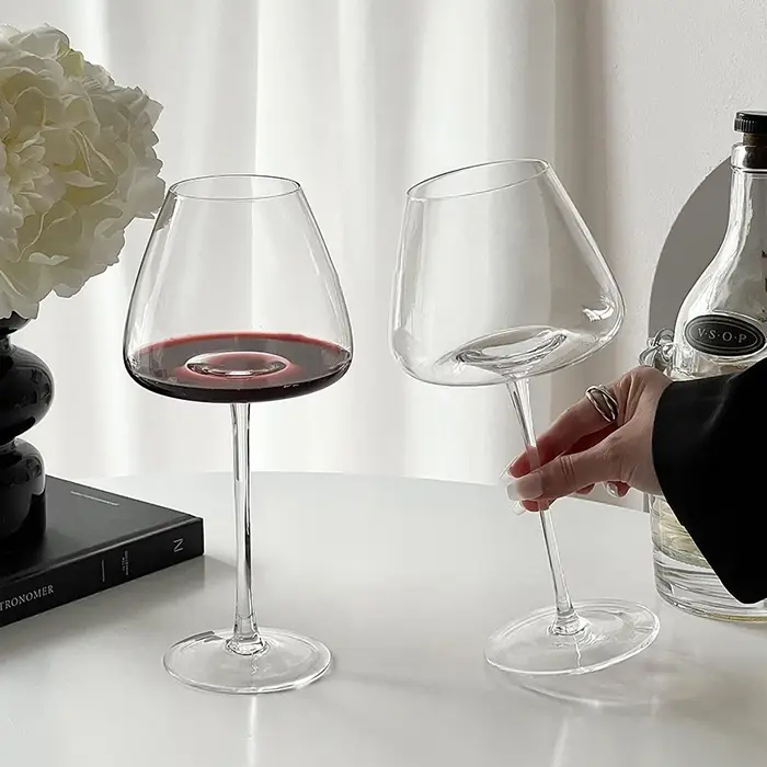 Verre à vin rouge bordeaux à gros pales de style européen
