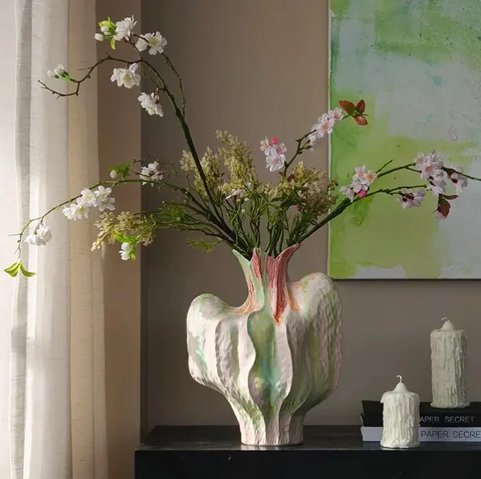 Vase en céramique abstrait fait main