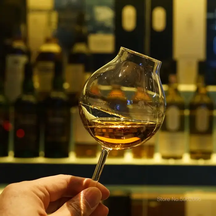Verre à whisky en cristal avec bourgeon