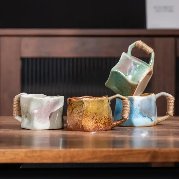 Tasse à café en poterie rugueuse créative