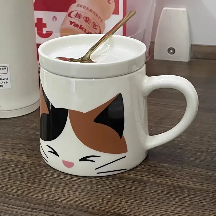 Tasse en céramique mignonne en forme de chat
