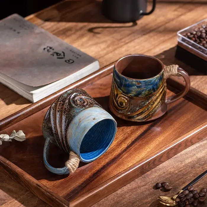 Tasse en céramique de ULde chanvre en spirale créative
