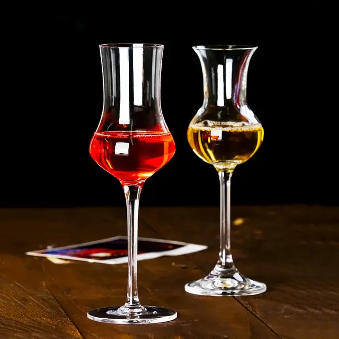 Gobelet à tulipe fine en cristal pour mariage