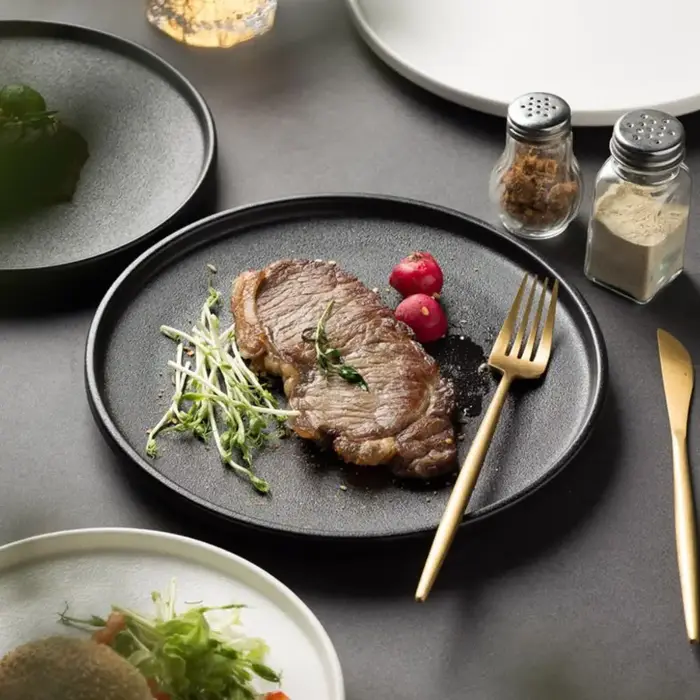 Assiette à steak en céramique