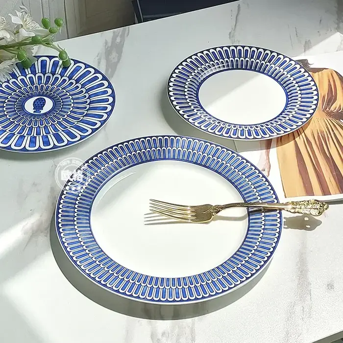 Assiette à dîner occidentale simple et luxueuse de style européen