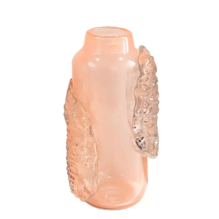 Vase en verre rose, relief abstrait irrégulier de cubes de glace transparents