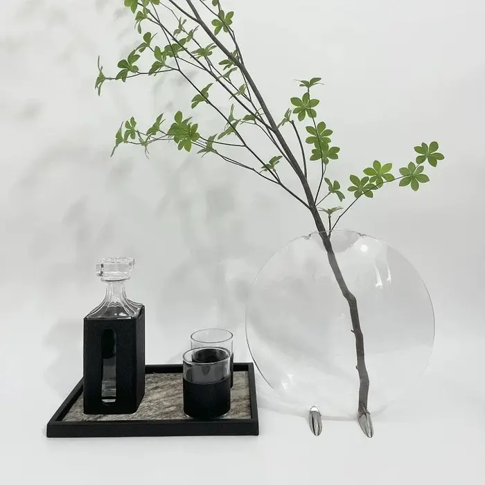 Vase à bouche de poisson en verre et métal moderne