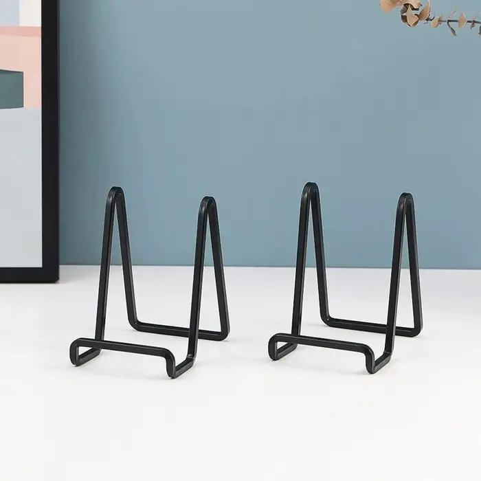 Présentoir en métal pour assiettes