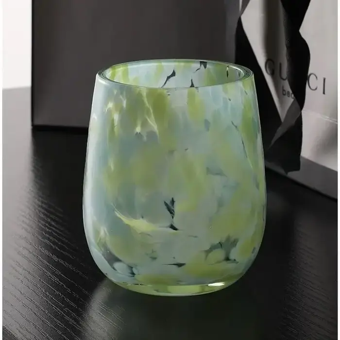 Verre vert à pointe colorée