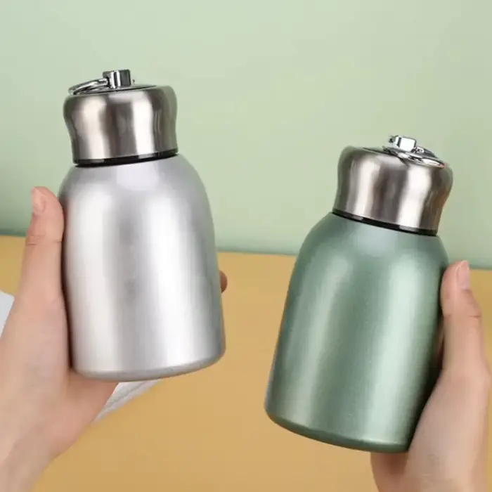 Tasse de voyage isolée en acier inoxydable