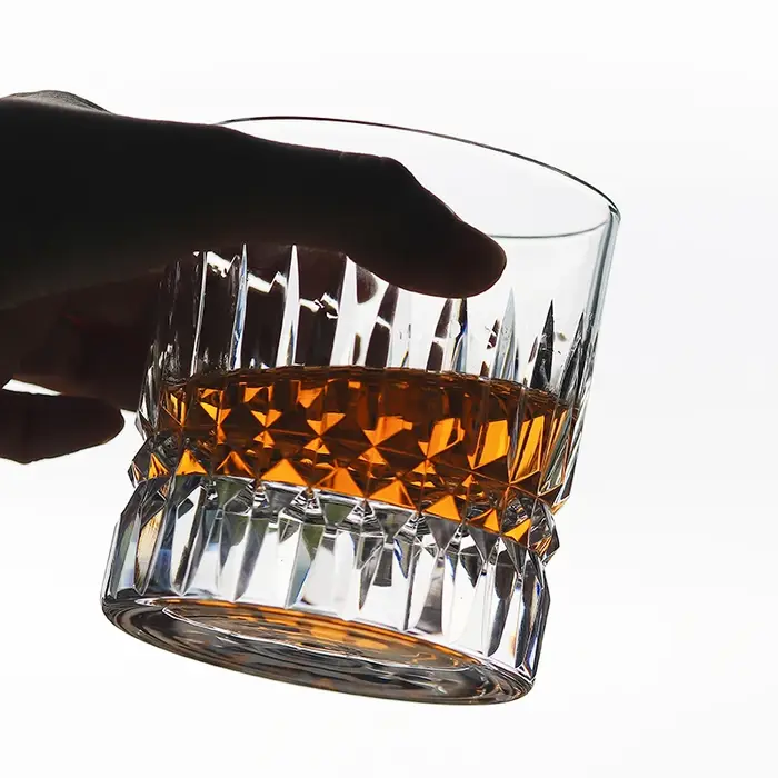 Verre coupé à la main pour clair
