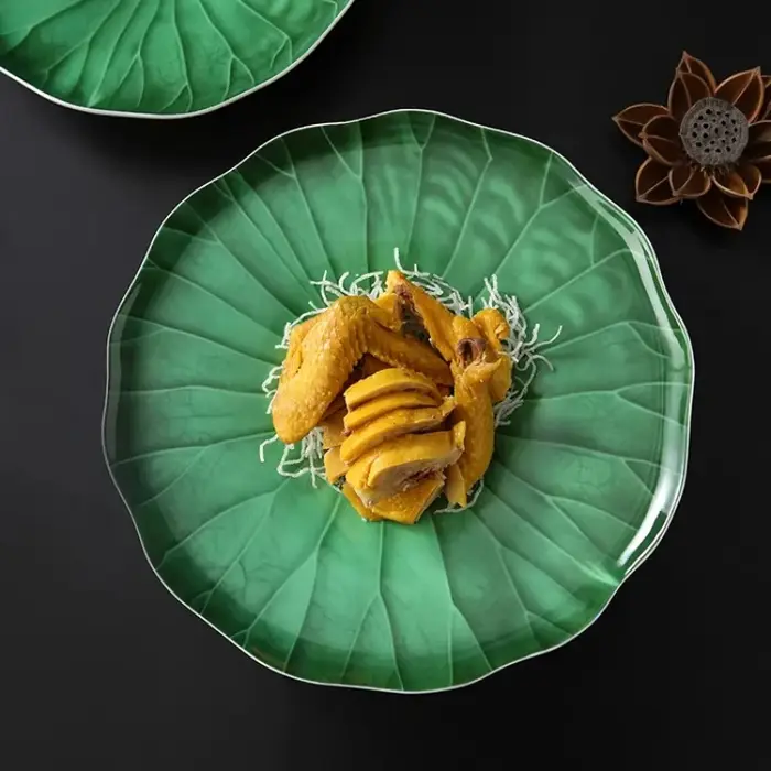 Assiette unique en forme de feuille de lotus verte