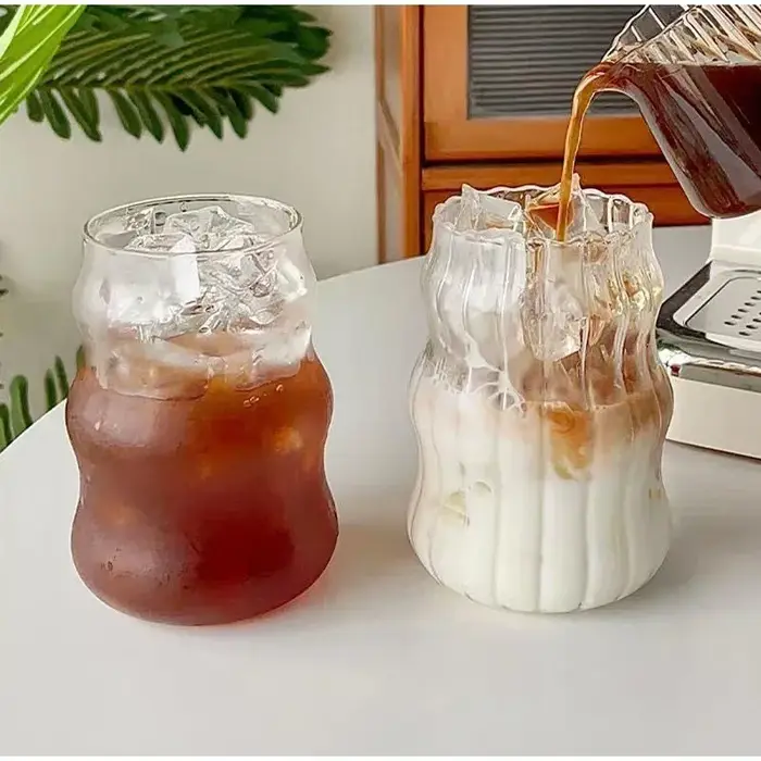 Verre transparent pour thé à bulles avec pailles