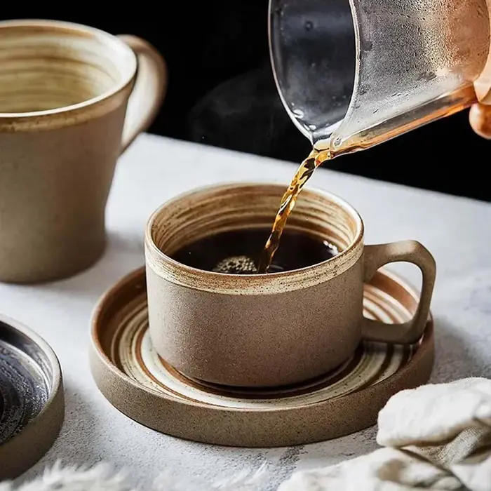 Ensemble de Tasses à Café en Poterie Rétro