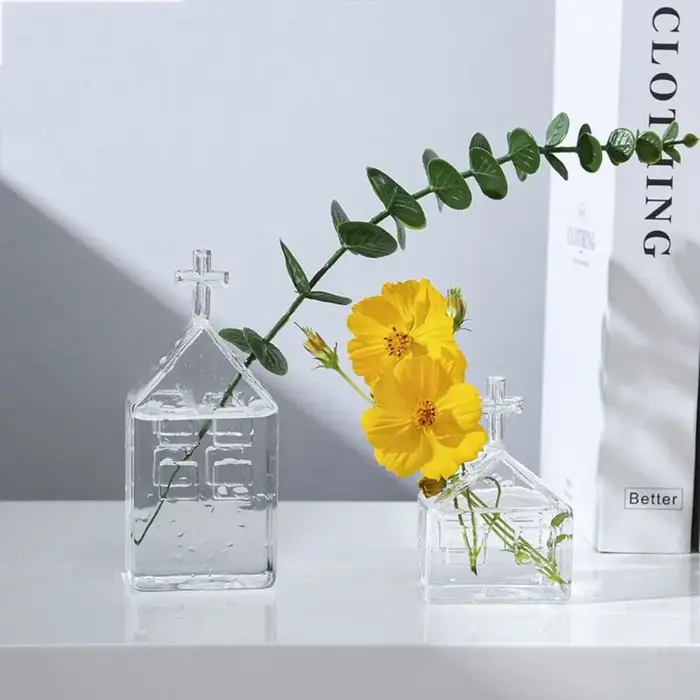 Vase en verre en forme de maison Simple