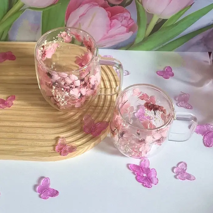 1 tasse à café en verre à double paroi avec un véritable motif de fleurs à l'intérieur