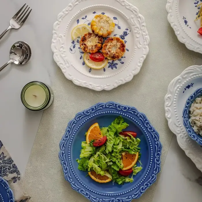 Assiette à manger occidentale en céramique, décoration de maison en Relief haut de gamme française, couleur sous glaçure