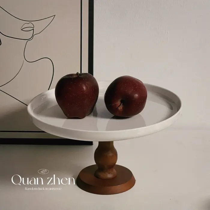 Assiette à pied haut en céramique Vintage française