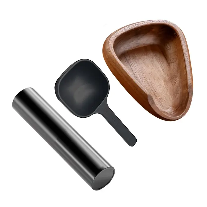 Plateau à grains de café en bois avec pulvérisateur noir élégant